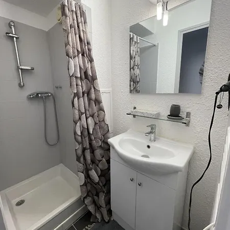 Sete, En Bord De Avec Terrasse Sète